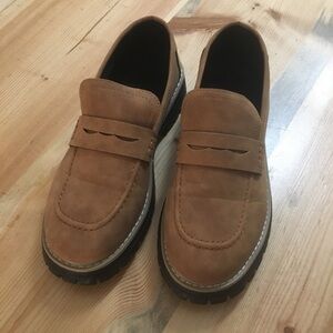 Women's Tan Loafers